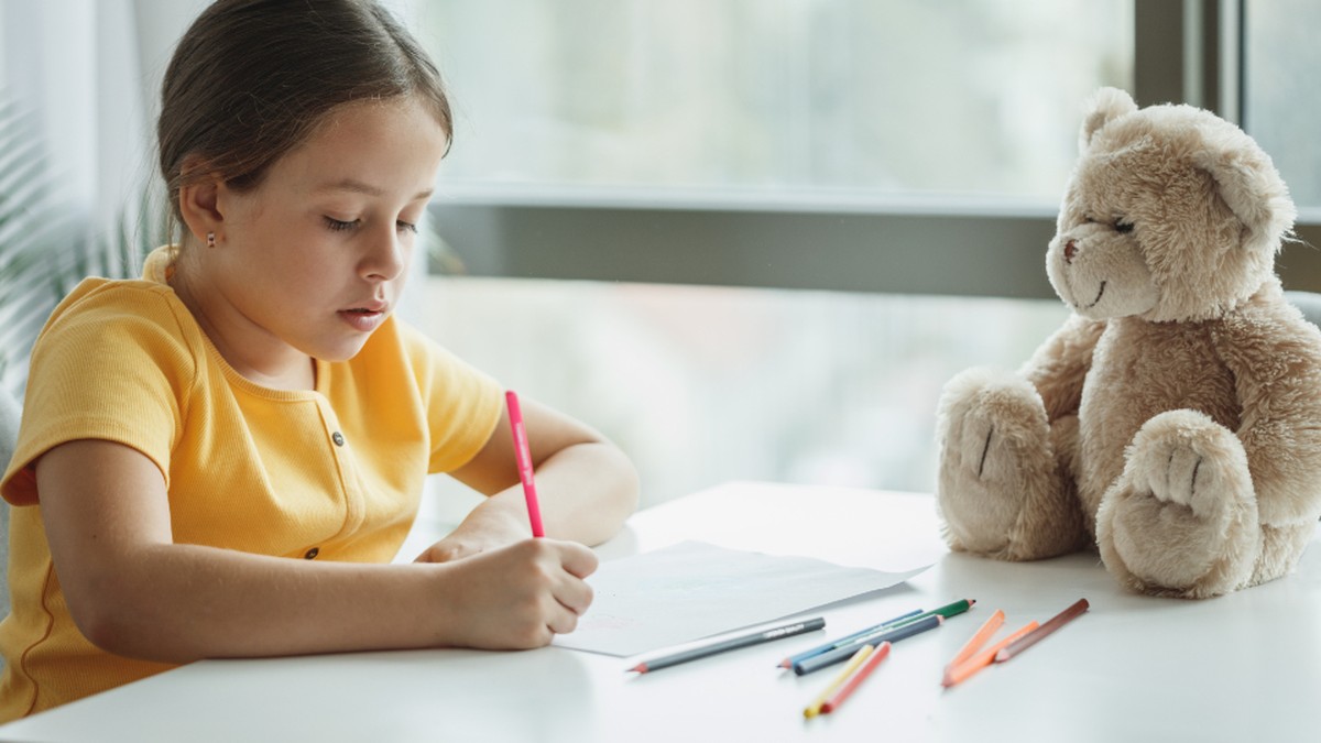 Ten-year-old following a structured online English plan covering all skills