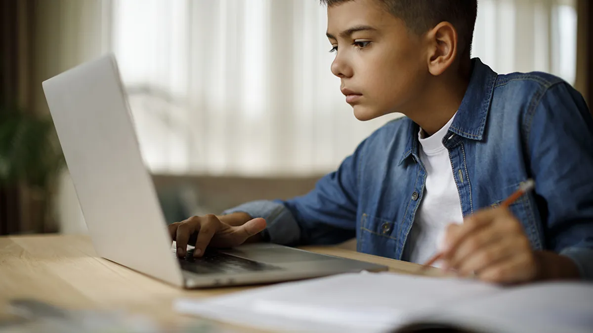 How to Choose Online English Lessons for a Saudi Child Aged 3-5