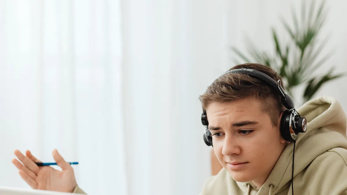 How to Measure Monthly Speaking and Writing Progress for an International School Student in Riyadh